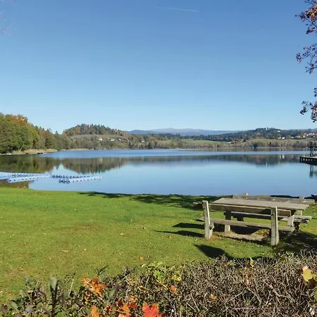 Three-bedroom Holiday In St. Georgen Am Langsee